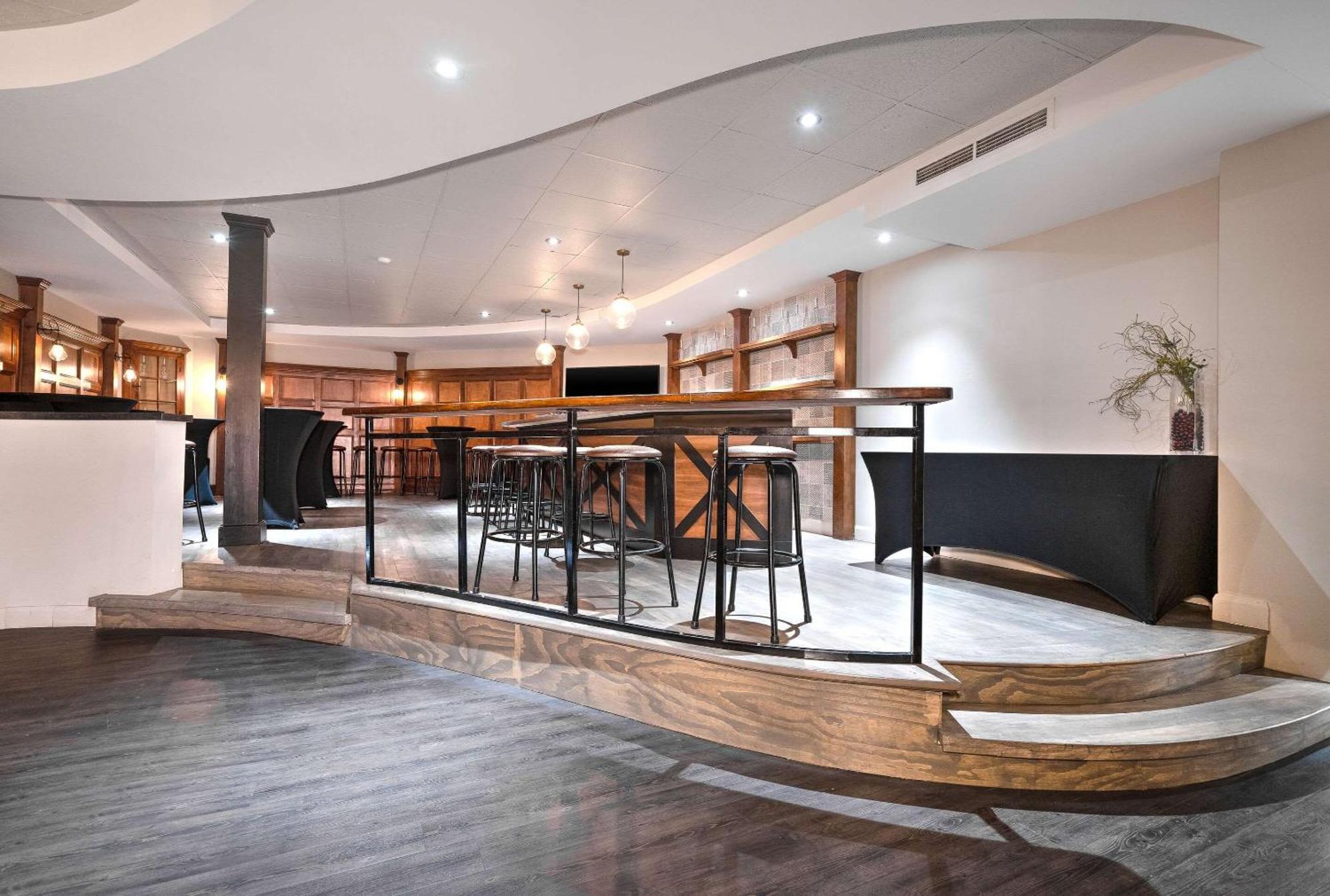 ויקטוריה-ויל Hotel Le Victorin, An Ascend Hotel Collection Member מראה חיצוני תמונה